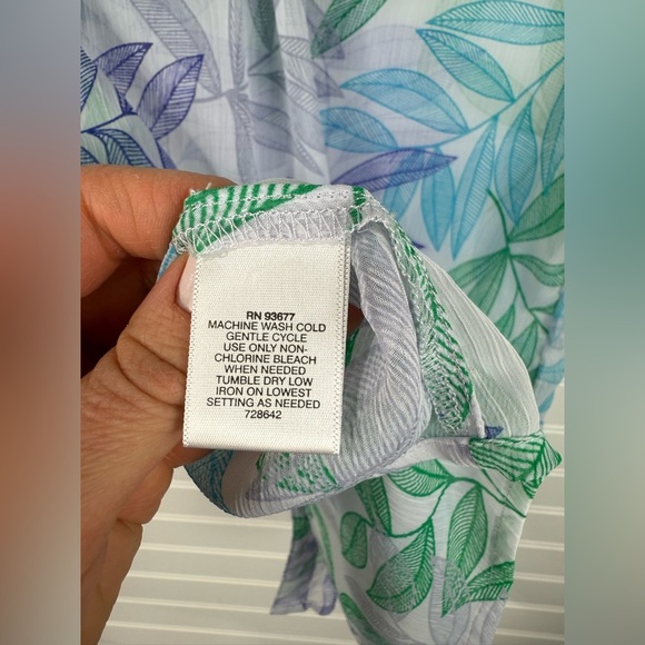 Liz Claiborne women’s white, green, blue sheer leaf print sleeveless tank Size M - Picture 6 of 6